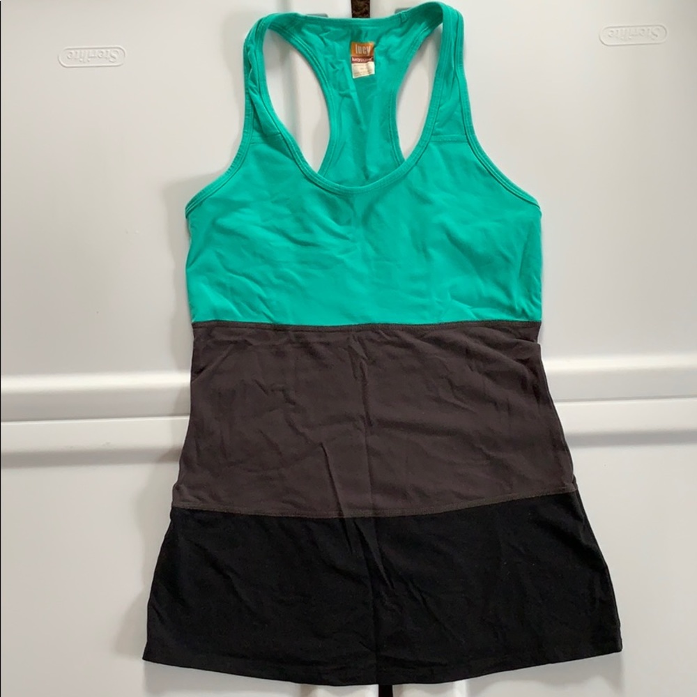 🖤LUCY workout tank